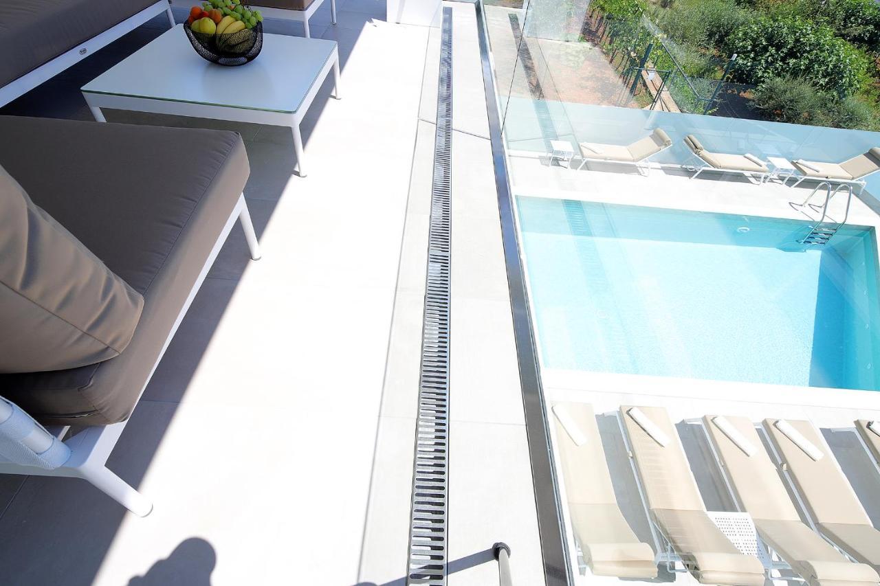 New Apartment With Swimming Pool Near The Beach Ičići Exterior foto