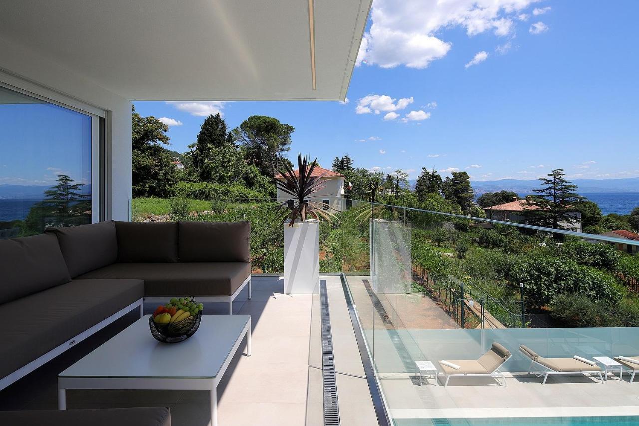 New Apartment With Swimming Pool Near The Beach Ičići Exterior foto