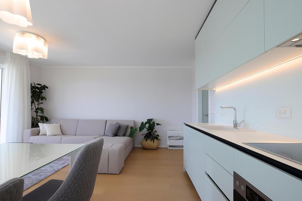 New Apartment With Swimming Pool Near The Beach Ičići Exterior foto